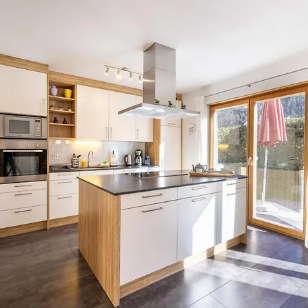 Puetvia 245f * סקואול